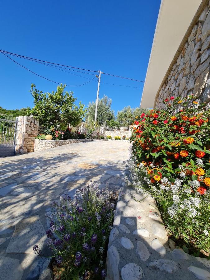 Guesthouse Redilka Εξαμίλιο Εξωτερικό φωτογραφία