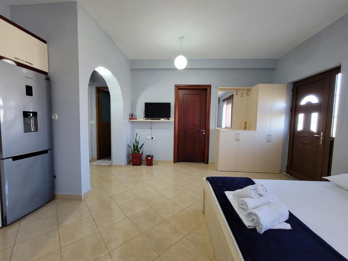 Guesthouse Redilka Εξαμίλιο Εξωτερικό φωτογραφία